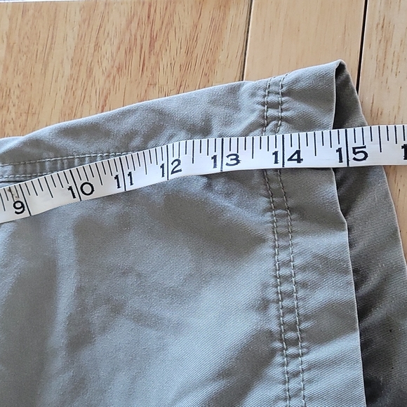 Shorts - Picture 3 of 5